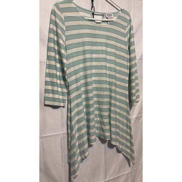 NWOT Monroe & Main Medium Tunic Top Blue White - Picture 2 of 5